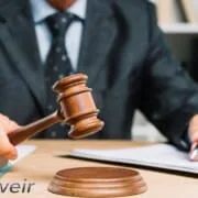 ترجمة قرار المحكمة
